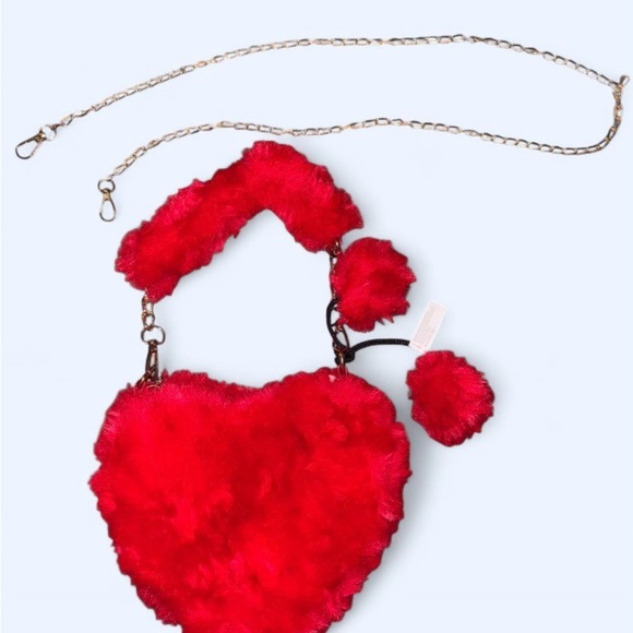 Women’s Red Heart-Shaped Faux Fur Bag - NEW - Picture 6 of 9